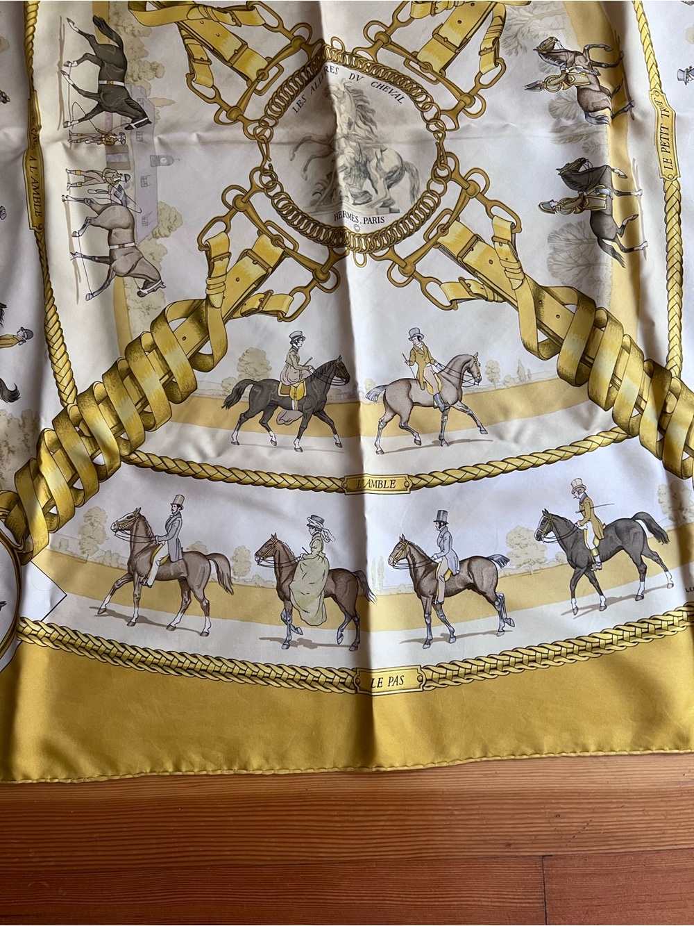 Hermès "Les Allures du Cheval" Silk Carré 90 Scarf - Vintage Yellow - Picture 3 of 12